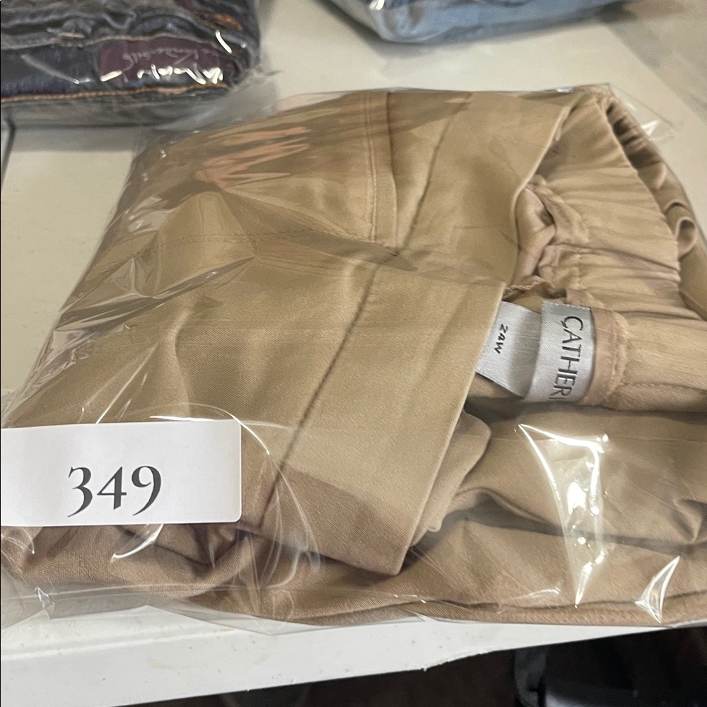 Catherines Women's Plus Size 24W Beige Khaki Cropped Pants Elastic Waistband - Picture 7 of 7